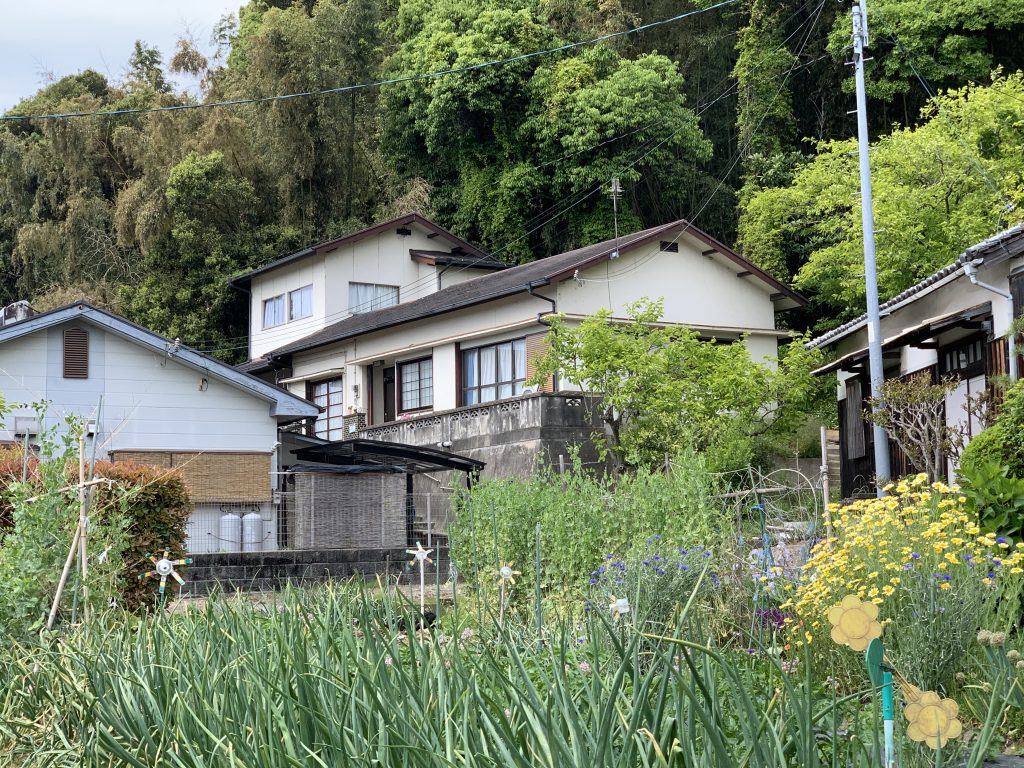 緑に囲まれた住宅